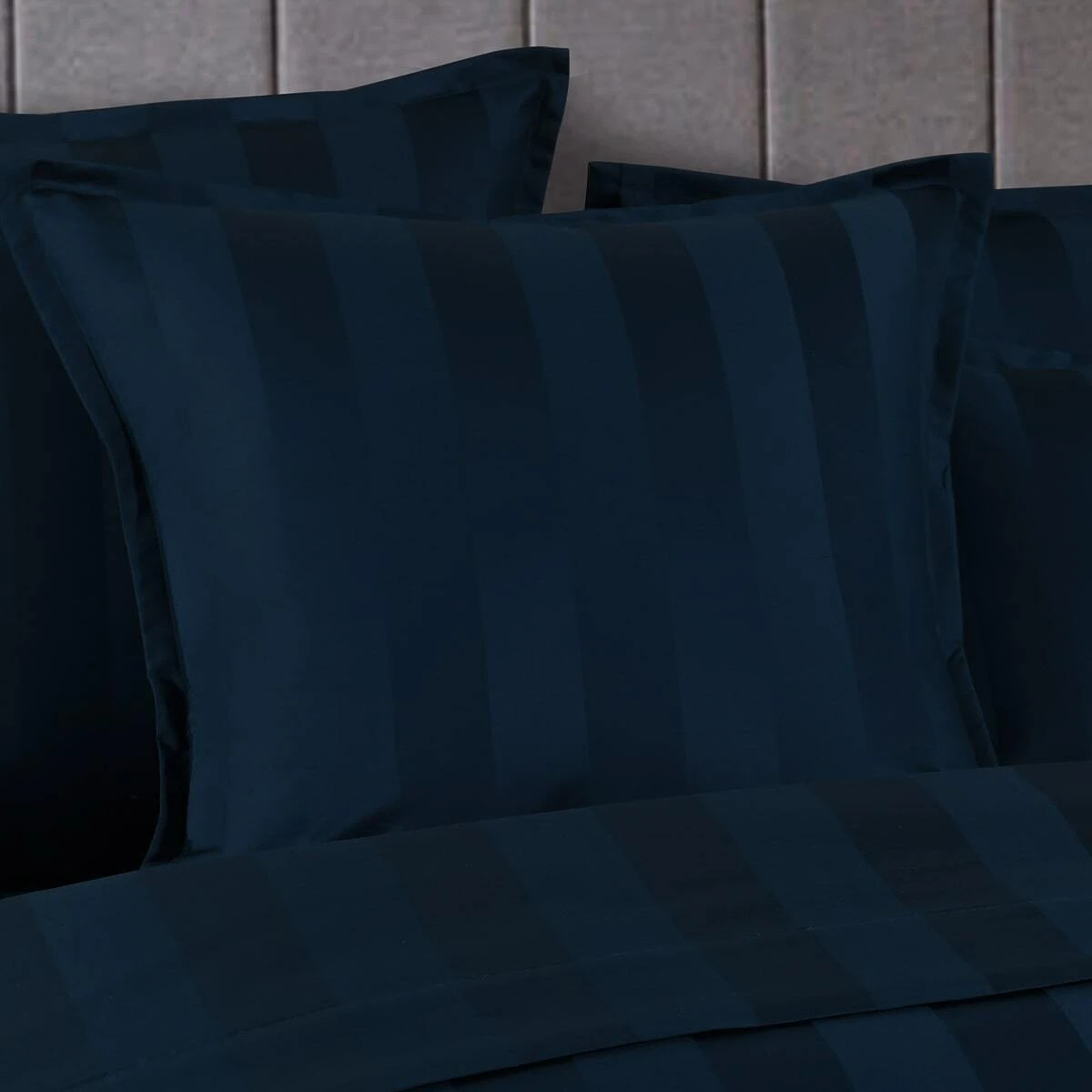 Bespoke 1200TC Quilt Cover Set Navy 5 Bespoke 1200TC Quilt Cover Set Navy - Image 3