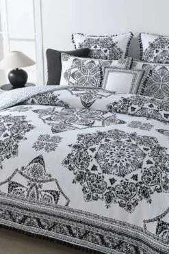 Raven Black Quilt Cover Set -MANCHESTER COLLECTION Sales 32877 2
