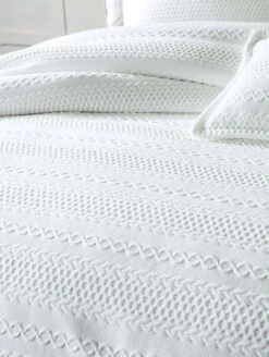 Ivy White Quilt Cover Set 8 Ivy White Quilt Cover Set -MANCHESTER COLLECTION Sales IVY WHITE QCS 2